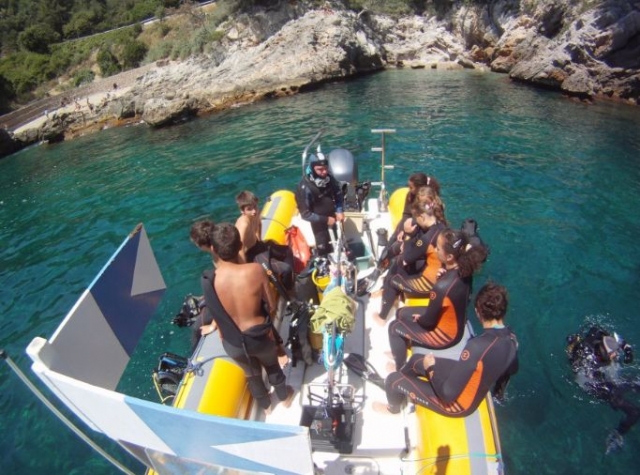  Viaje de exploración de buceo en Toulon